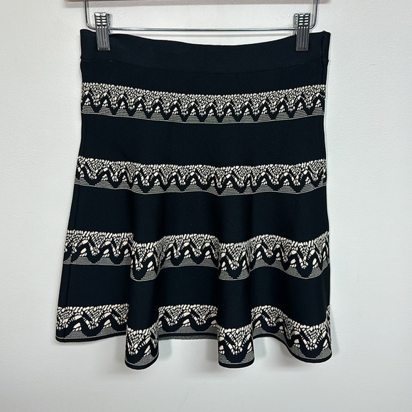 Bcbgmaxazria Jania Skirt Jaquard Small - Picture 5 of 8